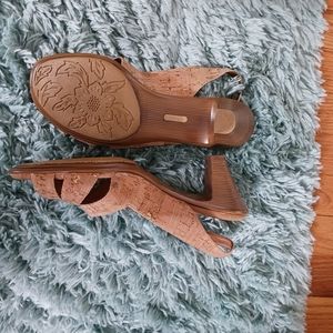 Softspots dressy cork sandals 11W